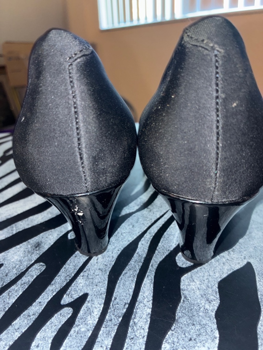 Classic Black Bandolino Women's Dress Pumps - Elegant Everyday Heels - Picture 7 of 16